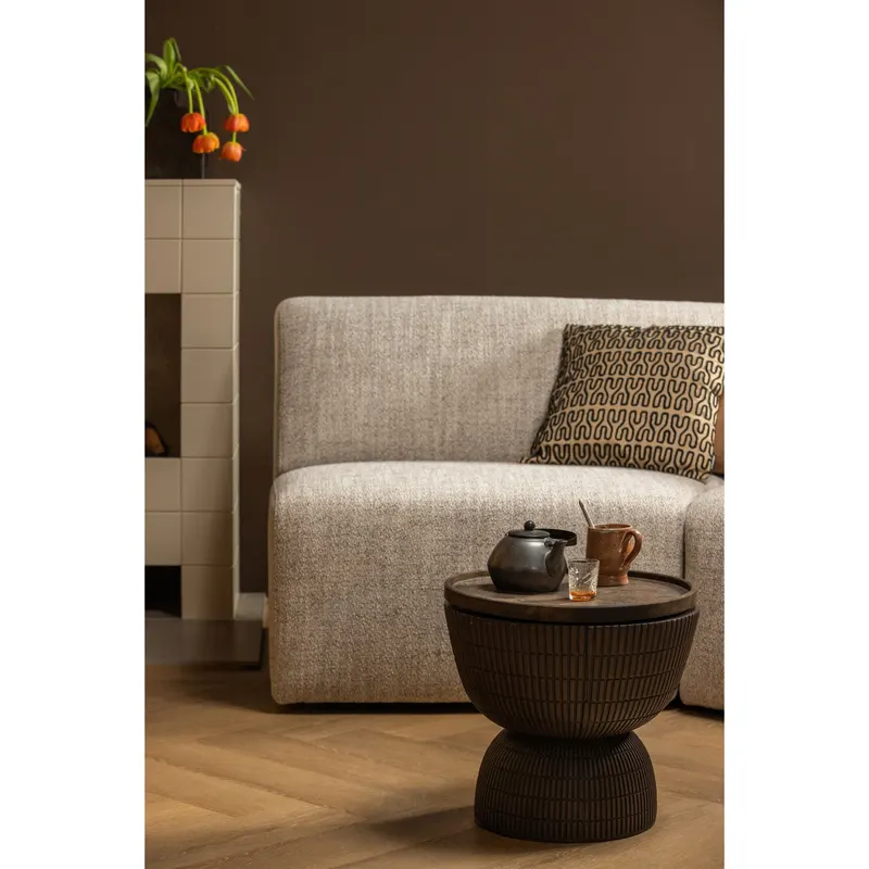 Samson Beistelltisch mit Reliefstruktur, 40 × 40 × 35 cm, im Wohnraum