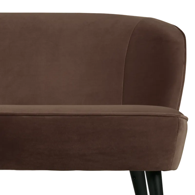 Sara kleines Sofa mit hohen Holzbeinen, Dunkelbraun, Samt, Detail