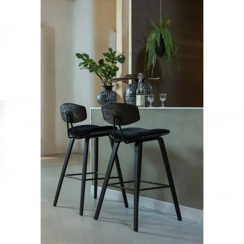 Senn Barhocker mit Samt und Fußstütze, Schwarz, im Wohnraum, Ansicht 1