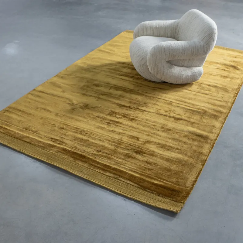 Tammo Teppich 200 × 300 cm, Honiggelb, im Wohnraum, Ansicht 1