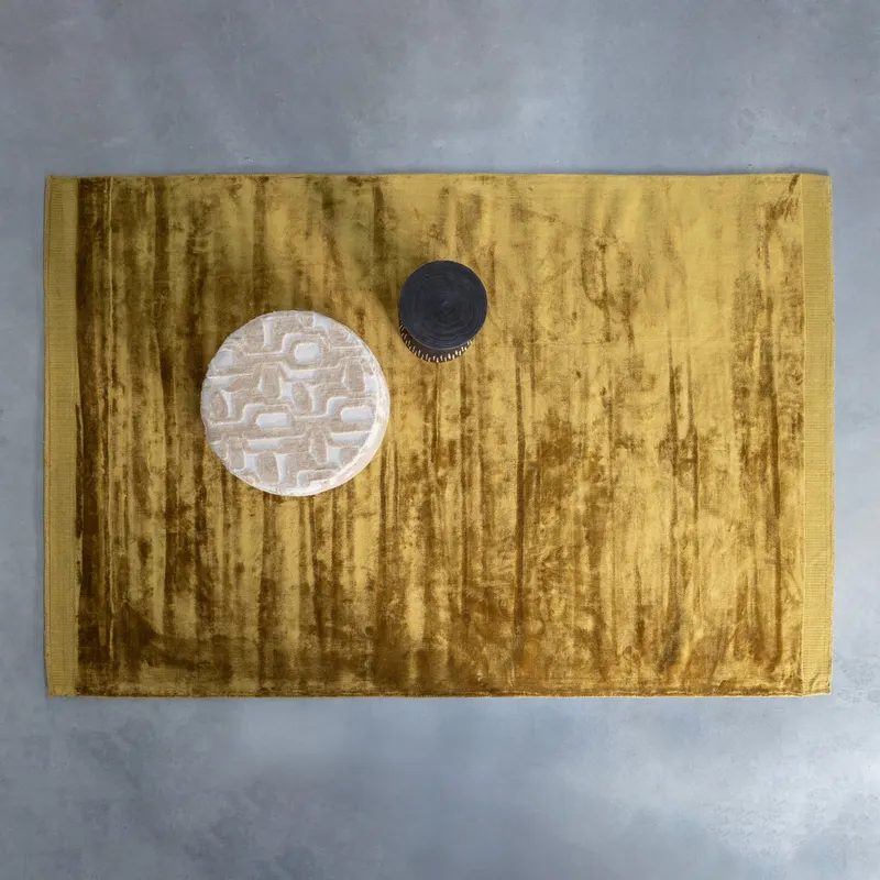 Tammo Teppich 200 × 300 cm, Honiggelb, im Wohnraum, Ansicht 2