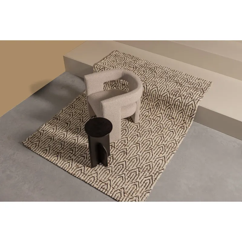 Tiwa Bouclé-Sessel mit breiten Polsterbeinen, Beige, Bouclé, im Wohnraum