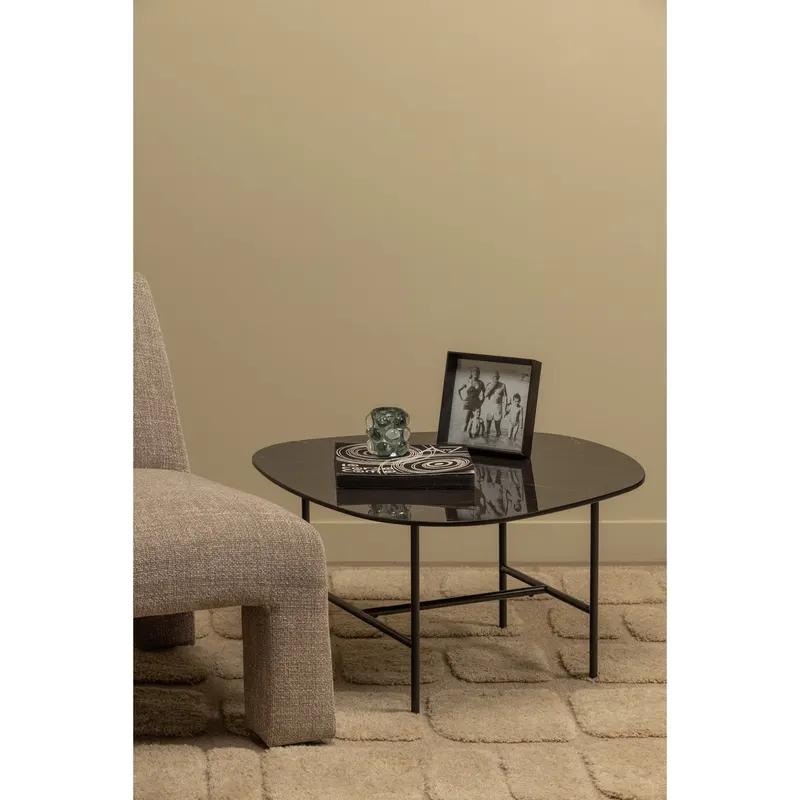 Vajen Couchtisch mit Marmoroptik, 70 × 70 cm, im Wohnraum, Ansicht 2