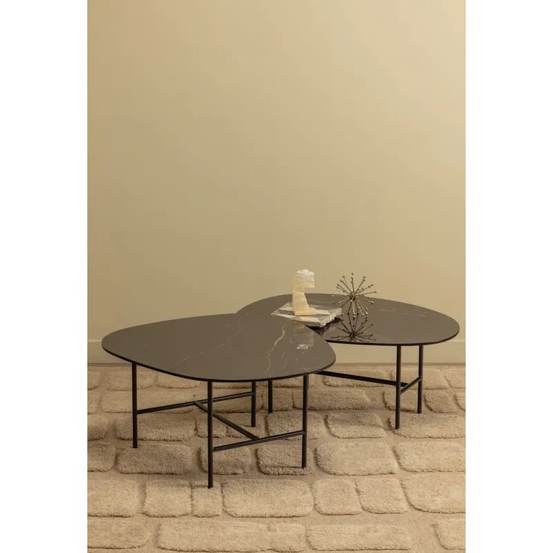 Vajen Couchtisch mit Marmoroptik, 70 × 70 cm, im Wohnraum