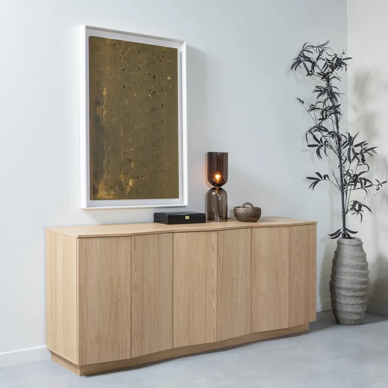 Zuma Sideboard mit Eichenfurnier, im Wohnraum, Ansicht 1