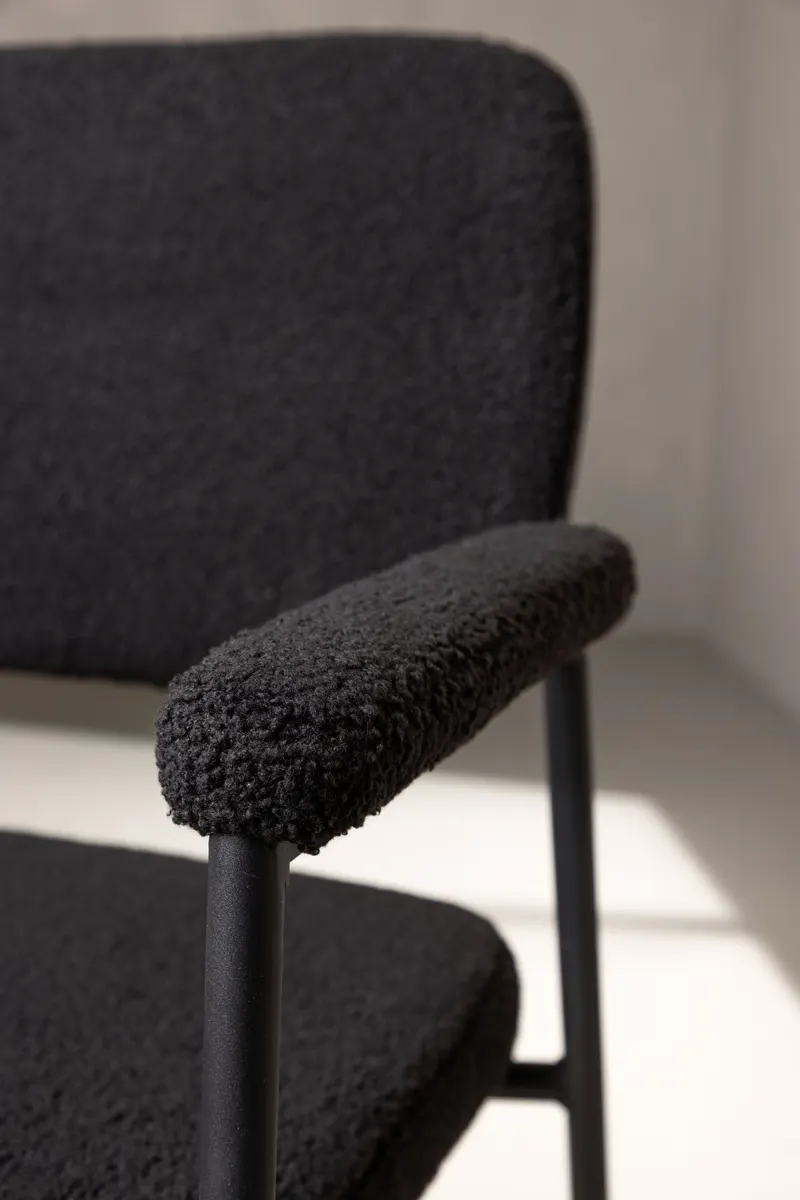 Yesterday Esszimmerstuhl mit Armlehnen und Bouclé-Sitz, im Wohnraum, Ansicht 2