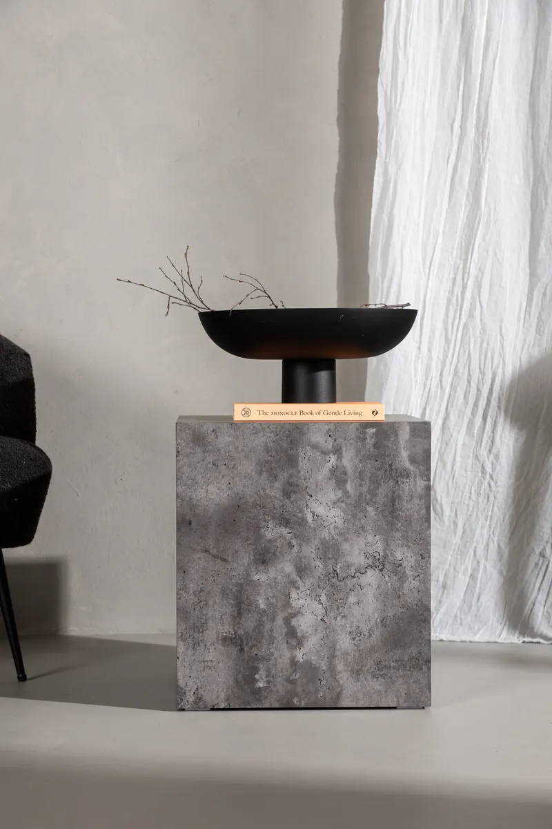 York eckiger Couchtisch in Blockform in 40 × 40 cm, Dunkelgrau, im Wohnraum, Ansicht 1