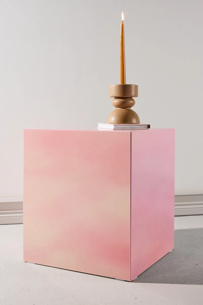 York eckiger Couchtisch in Blockform in 40 × 40 cm, Rosa, im Wohnraum, Ansicht 4