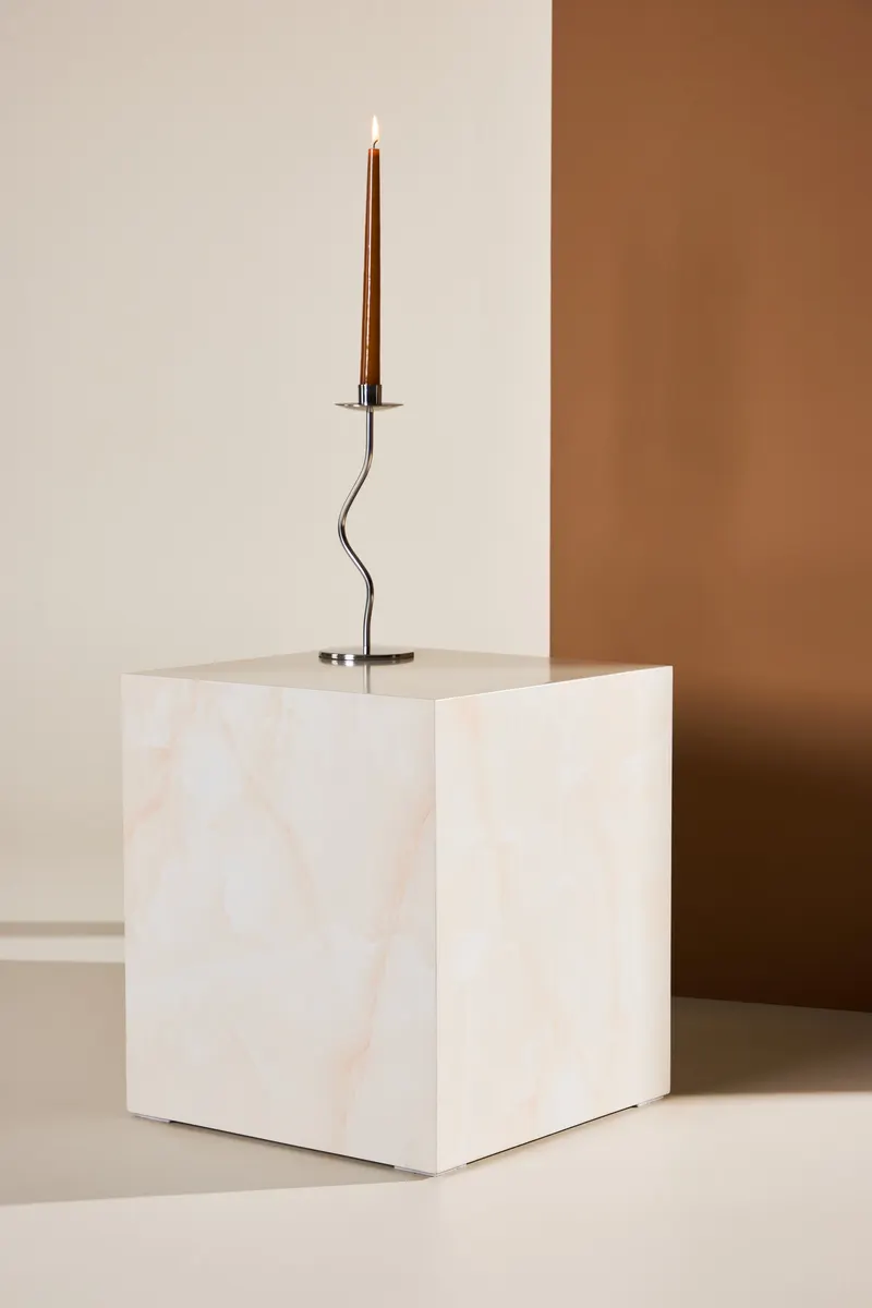 York eckiger Couchtisch in Blockform in 40 × 40 cm, Hellgelb, im Wohnraum, Ansicht 1