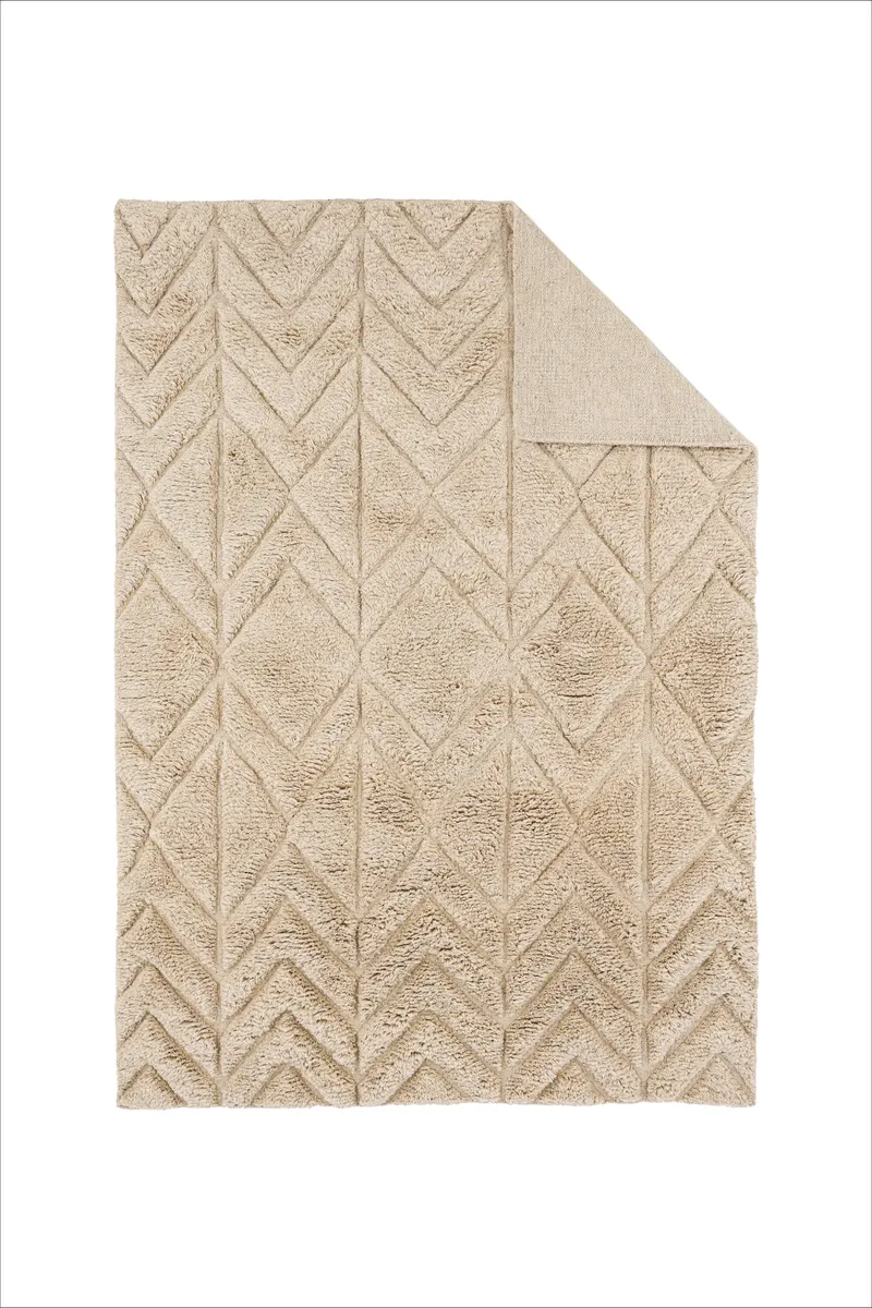 Zoe Wollteppich mit V-Linienmuster in 400 × 300 cm, im Wohnraum, Ansicht 2