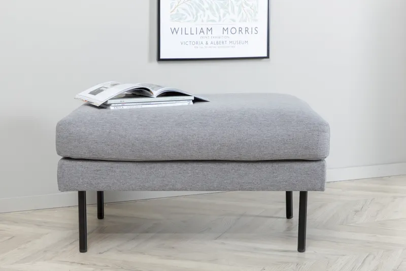 Zoom Hocker mit Stahlbeinen in Grau, Gestell Schwarz, Polyester, im Wohnraum, Ansicht 2