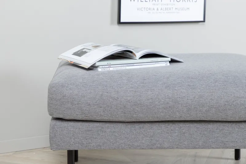 Zoom Hocker mit Stahlbeinen in Grau, Gestell Schwarz, Polyester, im Wohnraum, Ansicht 3