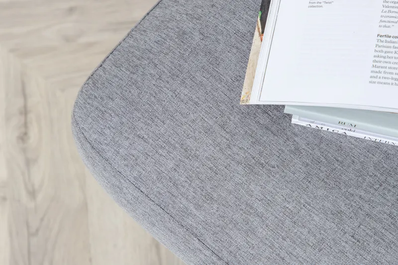 Zoom Hocker mit Stahlbeinen in Grau, Gestell Schwarz, Polyester, im Wohnraum, Ansicht 6