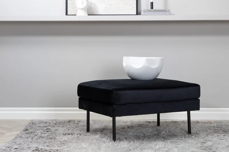 Zoom Hocker mit Stahlbeinen in Schwarz, Polyester-Samt, im Wohnraum, Ansicht 1