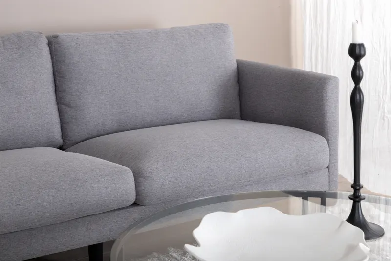 Zoom 2-Sitzer-Sofa mit Stahlbeinen in Grau, Gestell Schwarz, im Wohnraum, Ansicht 4