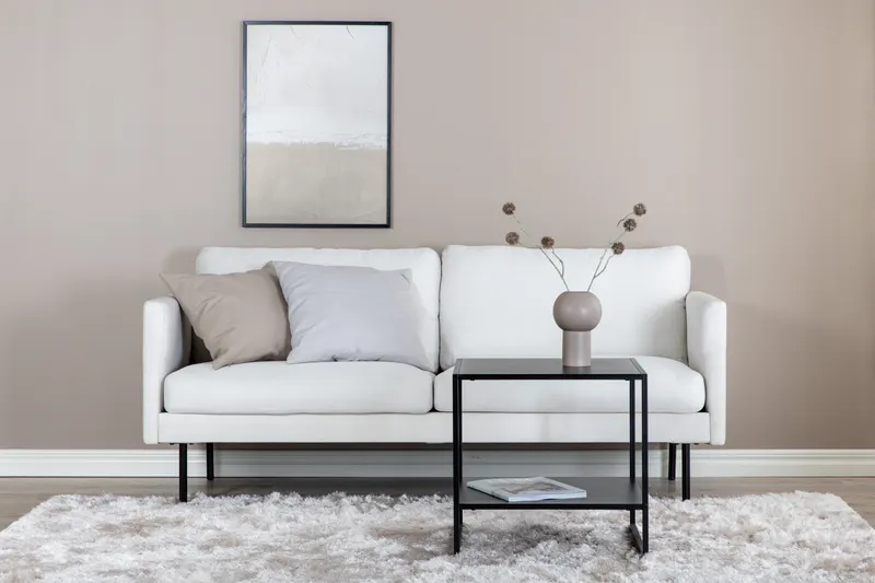 Zoom 2-Sitzer-Sofa mit Stahlbeinen in Schwarz, im Wohnraum, Ansicht 1