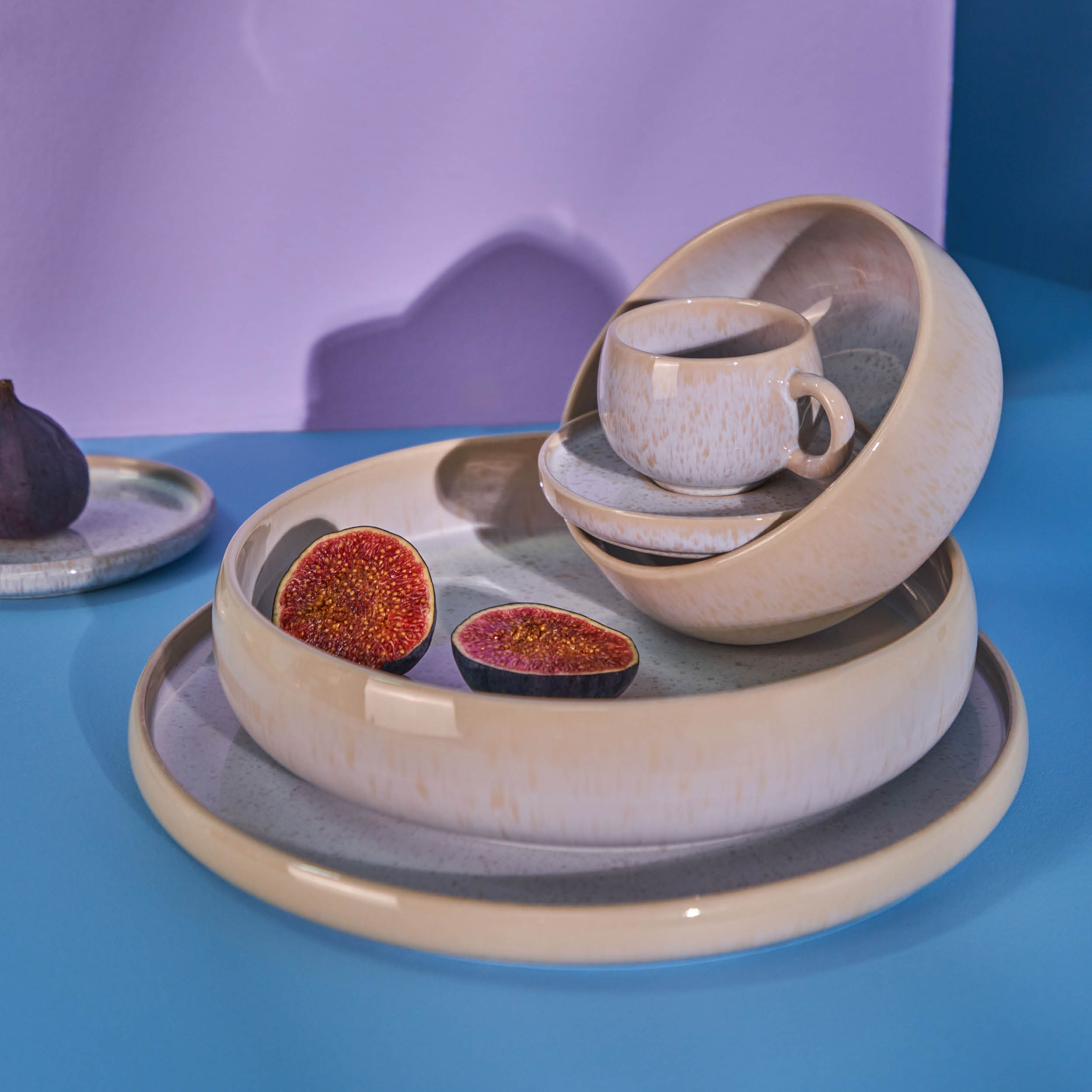 Curvy Suppenteller aus Steinzeug, Perlmutt, Ø 22,5 cm, H 5 cm, Ansicht 3