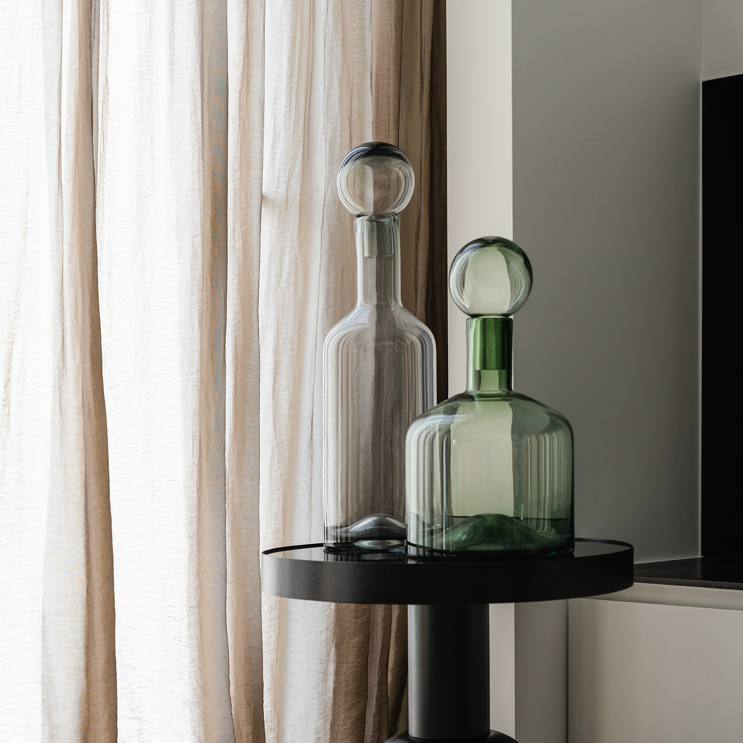 Fera Deckelvase aus Glas, Grau, Ø 15,5 cm, H 55 cm, Ansicht 3