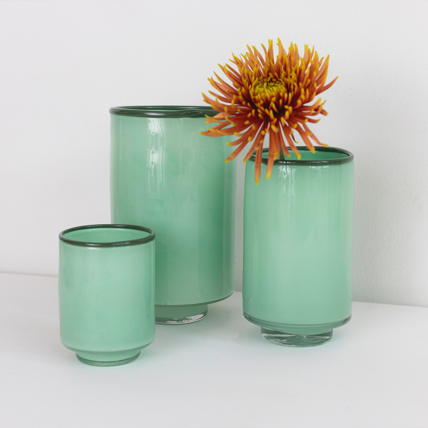 Milo Vase aus Glas mit Sprühfarbe, Pistaziengrün, Ø 12 cm, H 21,5 cm, Ansicht 4