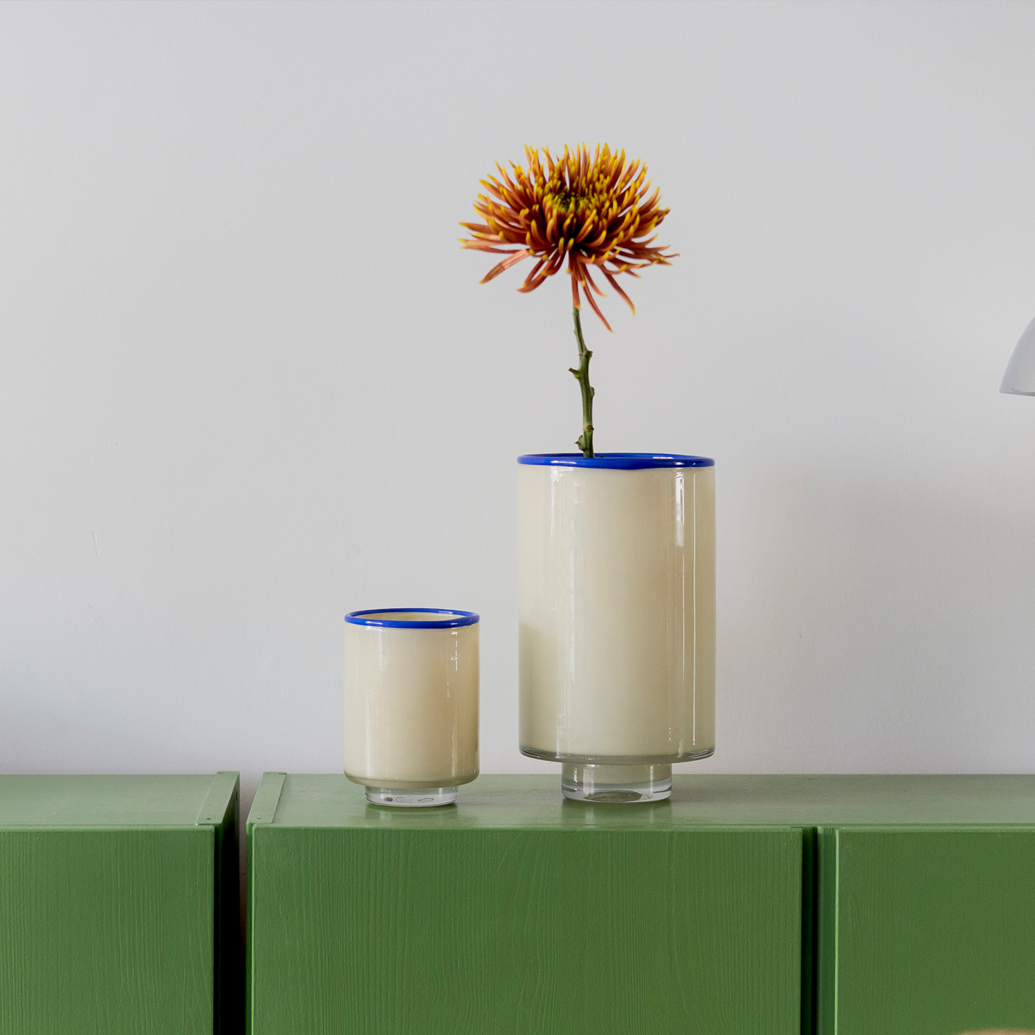 Milo Vase aus Glas mit Sprühfarbe, Cremeweiß, Ø 15 cm, H 26 cm, Ansicht 3