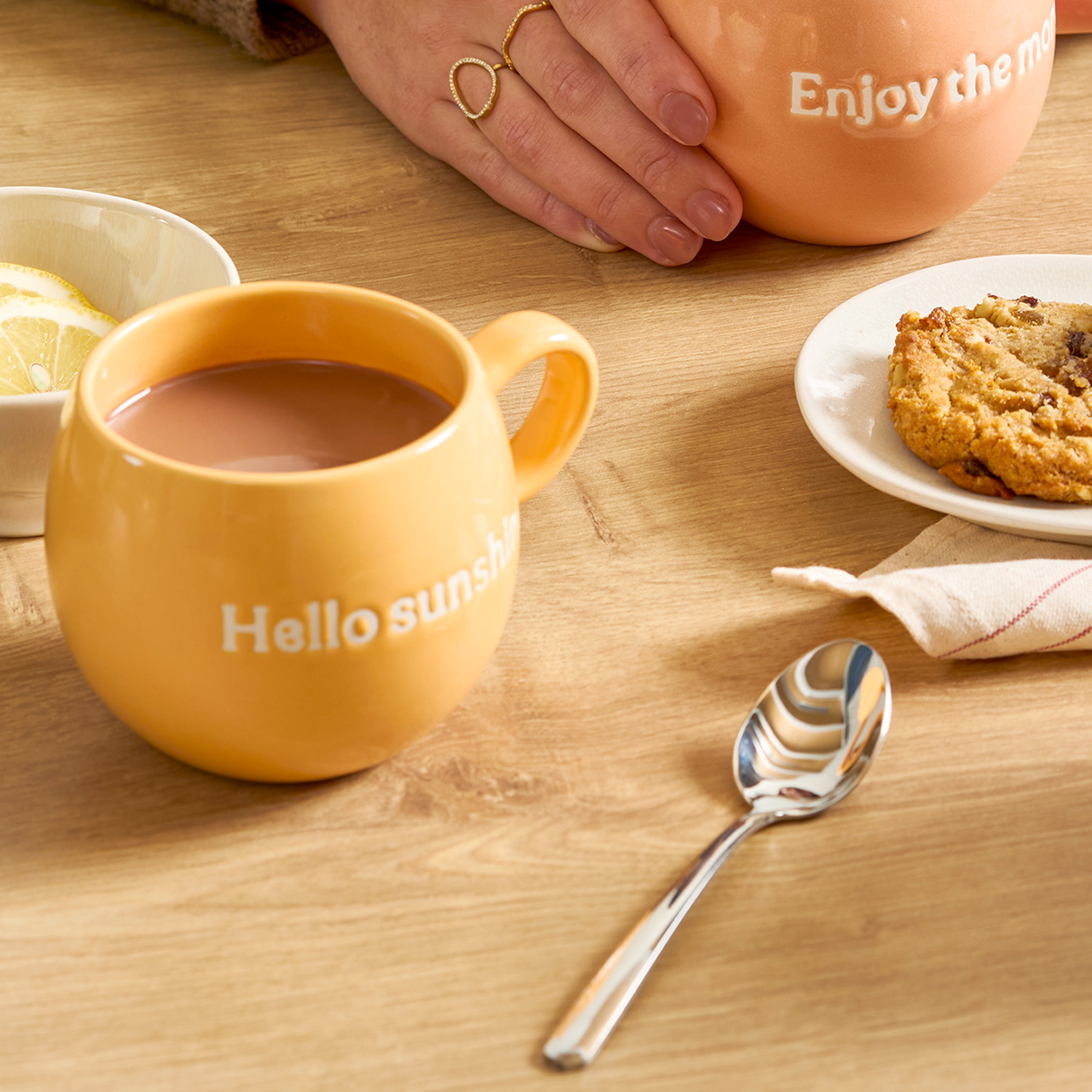 Muggies Becher aus Steinzeug, „Hello sunshine“ Orange, 420 ml, Ansicht 4