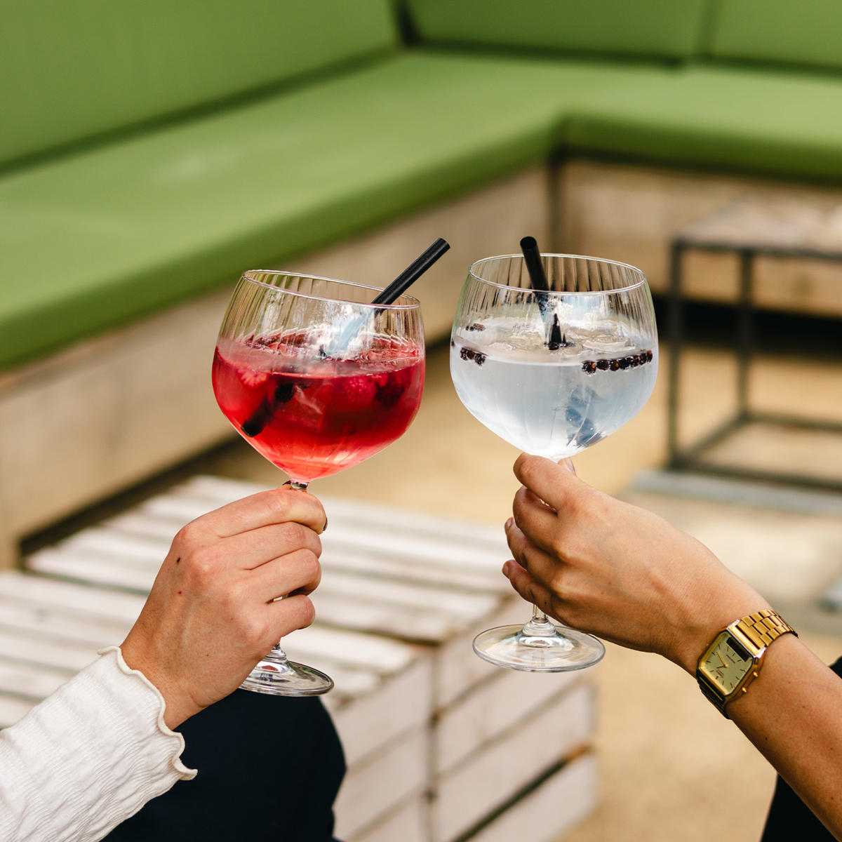 Noble Cocktailglas mit Linienrelief, 620 ml, Ansicht 3