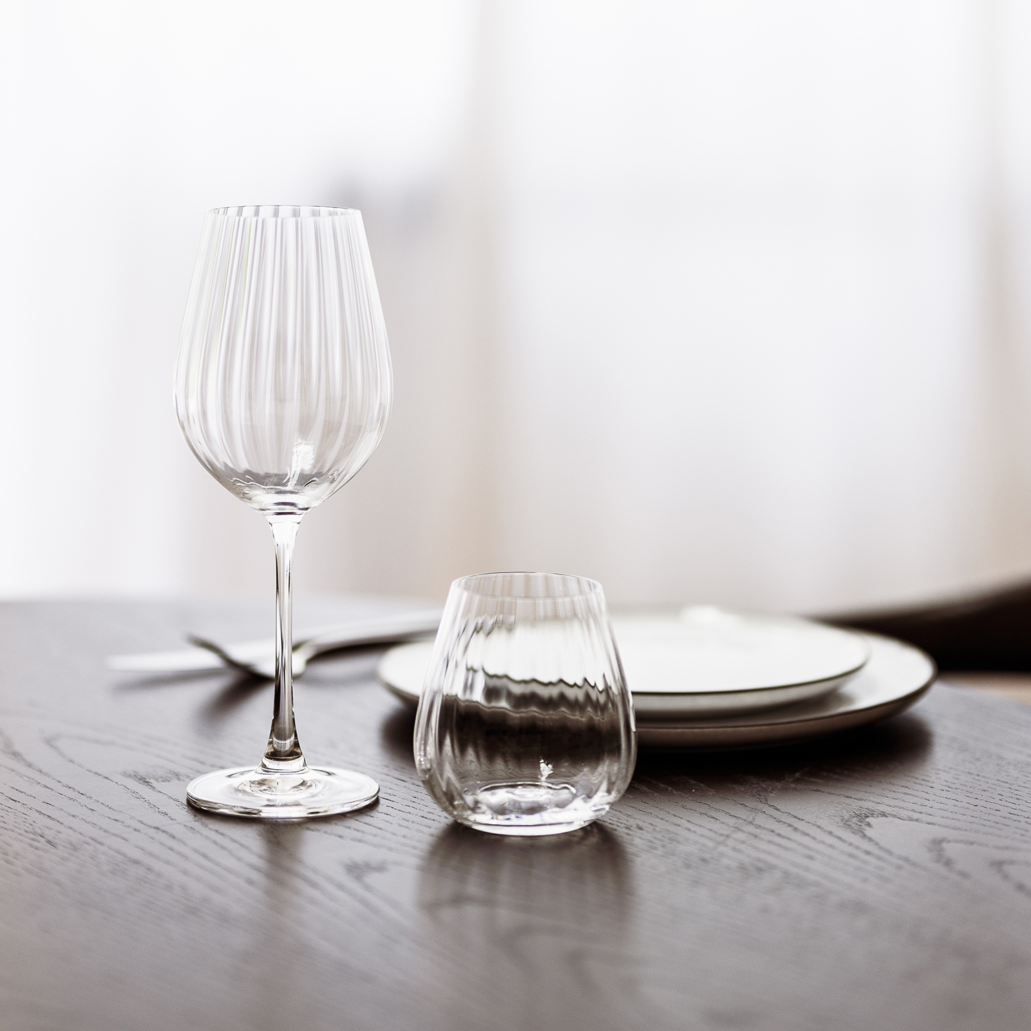 Saga Weinglas aus strukturiertem Glas, 700 ml, Ansicht 2