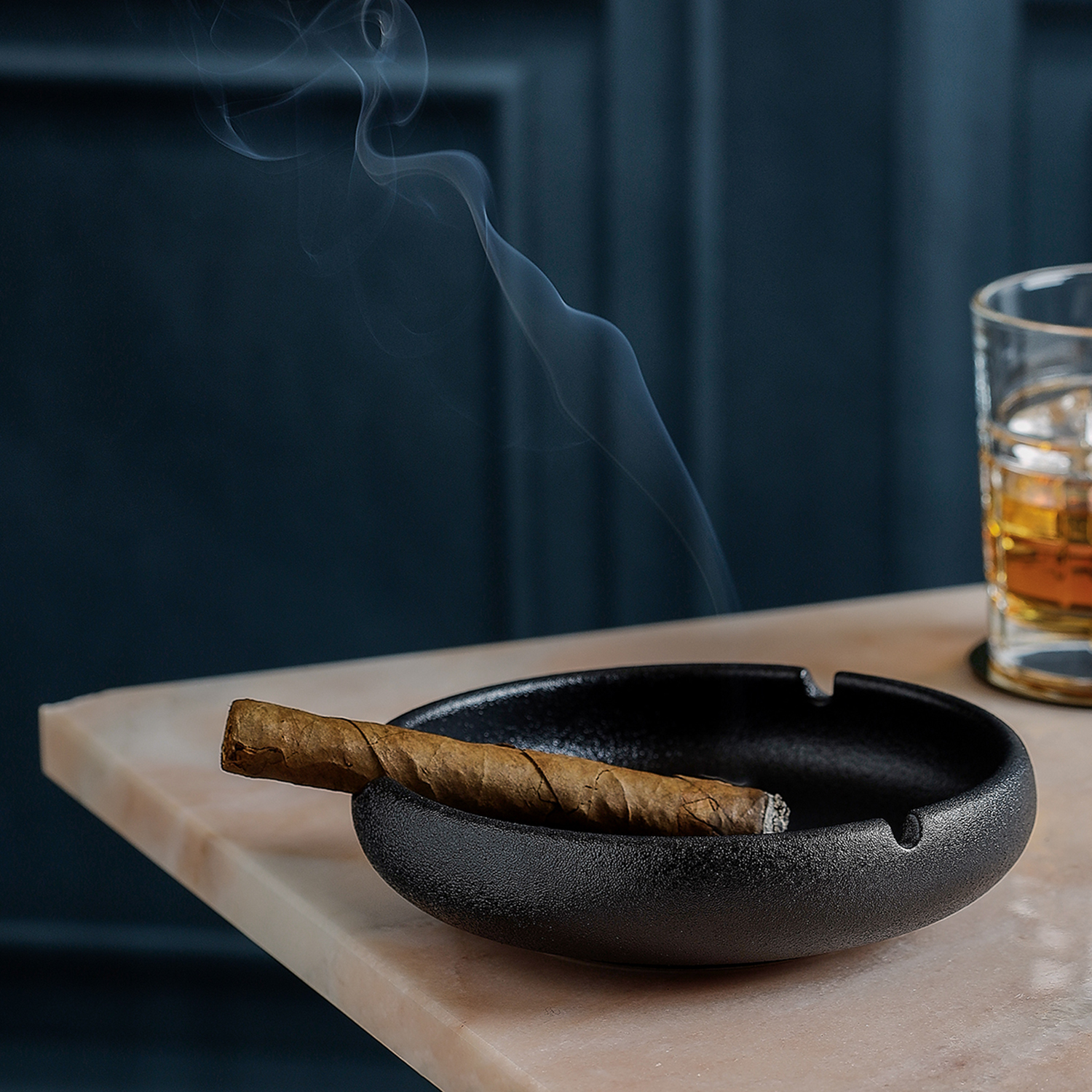 Smoke Aschenbecher aus Porzellan, Porzellan Schwarz, Ø 12 cm, H 3,5 cm, Ansicht 3