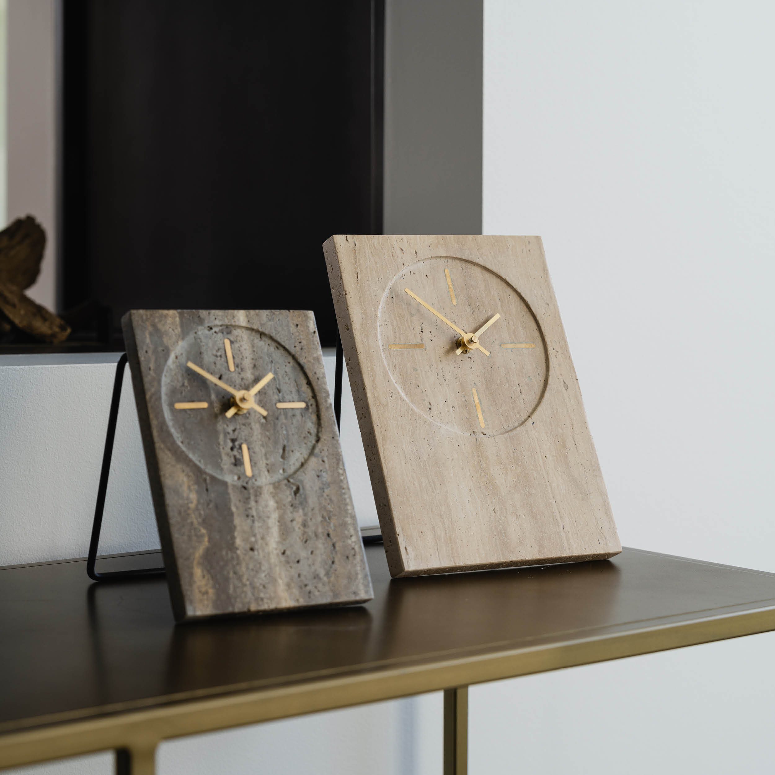 Zone Tischuhr, Travertin Grau, Ø 12 cm, H 18 cm, Ansicht 3